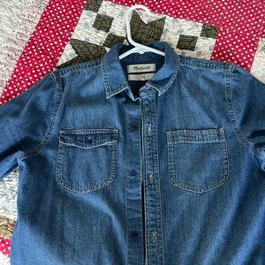 Madewell adorable denim button down. Women size M